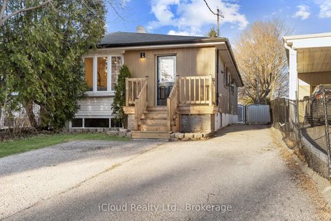 Photo 3 at 107 Bayview Parkway, Leslie Valley, Newmarket