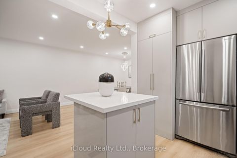 Photo 9 at 107 Bayview Parkway, Leslie Valley, Newmarket