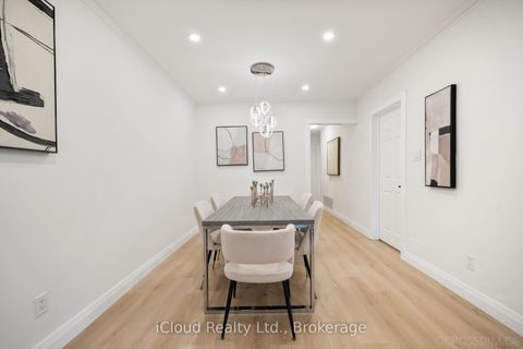 Photo 13 at 107 Bayview Parkway, Leslie Valley, Newmarket