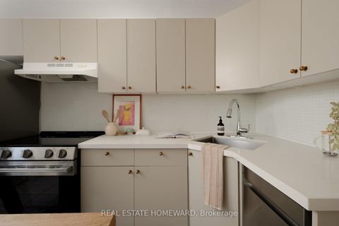 Photo 14 at 52 Balfour Avenue, East York, Toronto