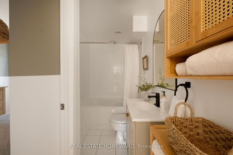 Photo 22 at 52 Balfour Avenue, East York, Toronto