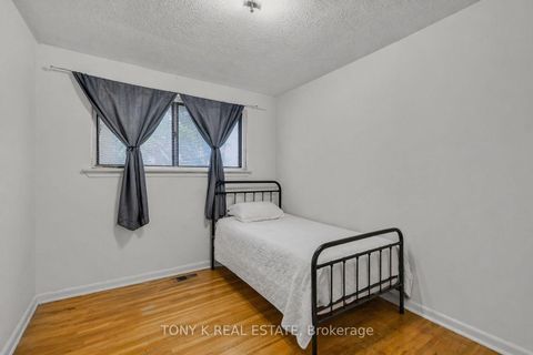 Photo 5 at 3012 Keele Street, CFB, Toronto