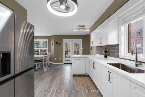 Photo 5 at 28 Dunnett Drive, Ardagh, Barrie