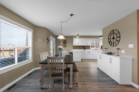 Photo 7 at 28 Dunnett Drive, Ardagh, Barrie