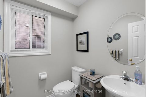 Photo 9 at 28 Dunnett Drive, Ardagh, Barrie