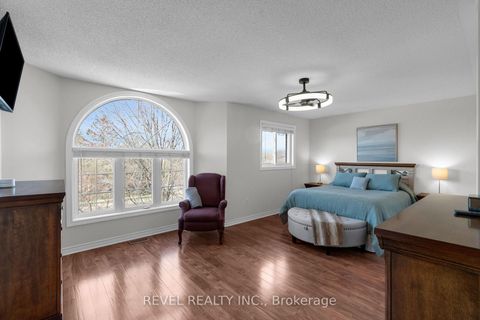 Photo 11 at 28 Dunnett Drive, Ardagh, Barrie