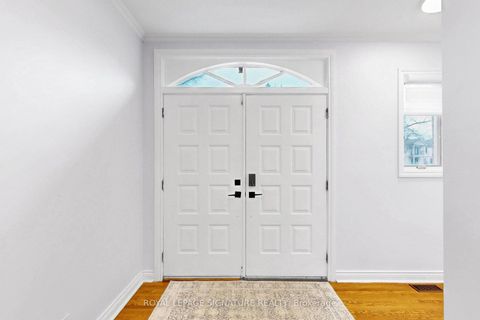 Photo 3 at 24 Laureleaf Road, Bayview Glen, Markham