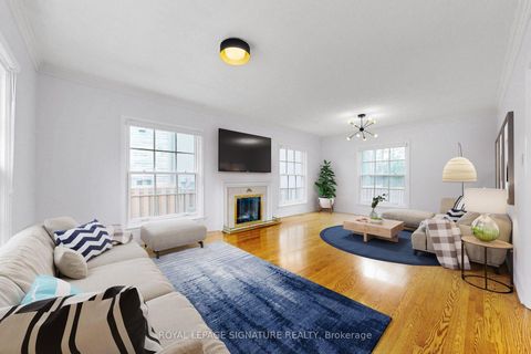 Photo 9 at 24 Laureleaf Road, Bayview Glen, Markham