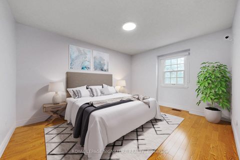 Photo 10 at 24 Laureleaf Road, Bayview Glen, Markham