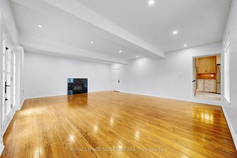 Photo 14 at 24 Laureleaf Road, Bayview Glen, Markham