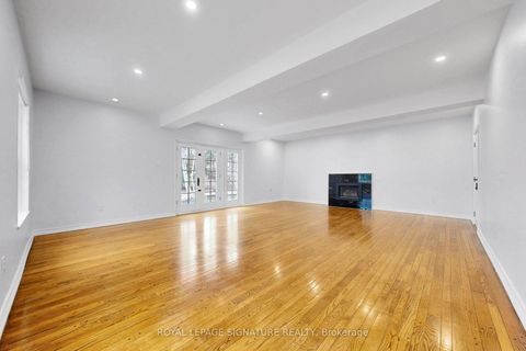 Photo 17 at 24 Laureleaf Road, Bayview Glen, Markham