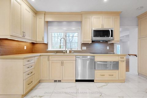 Photo 21 at 24 Laureleaf Road, Bayview Glen, Markham