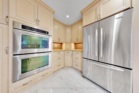 Photo 23 at 24 Laureleaf Road, Bayview Glen, Markham