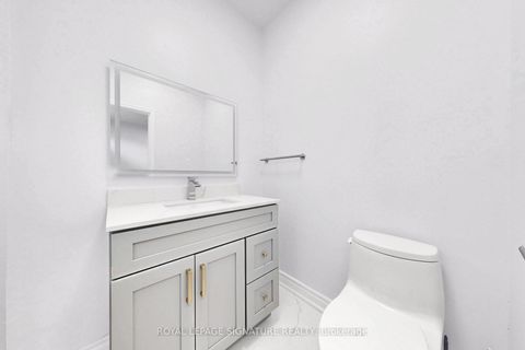 Photo 26 at 24 Laureleaf Road, Bayview Glen, Markham