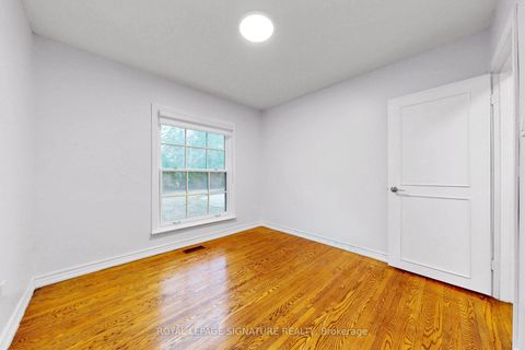 Photo 27 at 24 Laureleaf Road, Bayview Glen, Markham