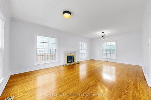 Photo 28 at 24 Laureleaf Road, Bayview Glen, Markham