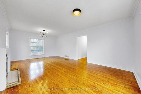 Photo 29 at 24 Laureleaf Road, Bayview Glen, Markham