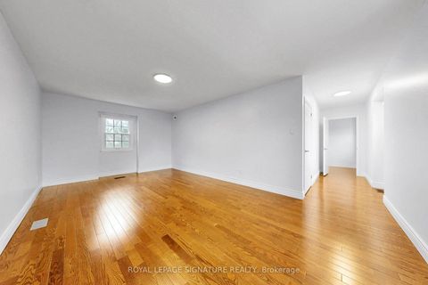 Photo 31 at 24 Laureleaf Road, Bayview Glen, Markham