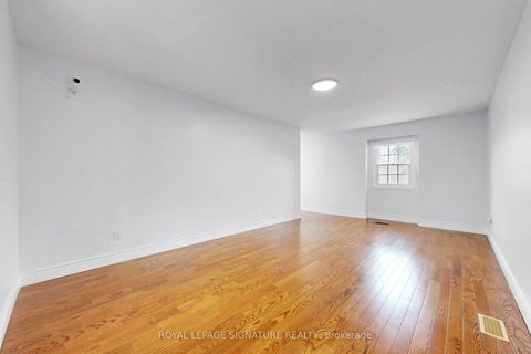 Photo 32 at 24 Laureleaf Road, Bayview Glen, Markham