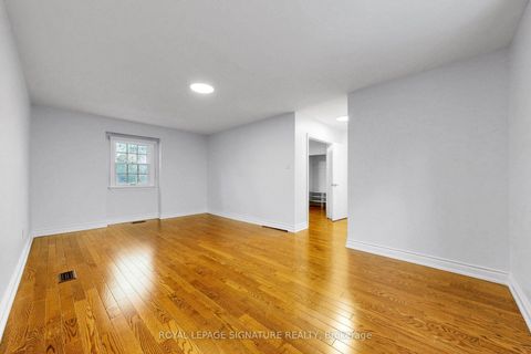 Photo 39 at 24 Laureleaf Road, Bayview Glen, Markham