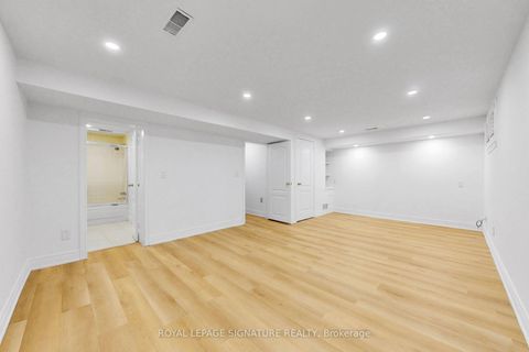 Photo 42 at 24 Laureleaf Road, Bayview Glen, Markham