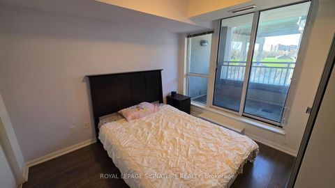 Photo 5 at 522 - 35 Bastion Street, Niagara, Toronto
