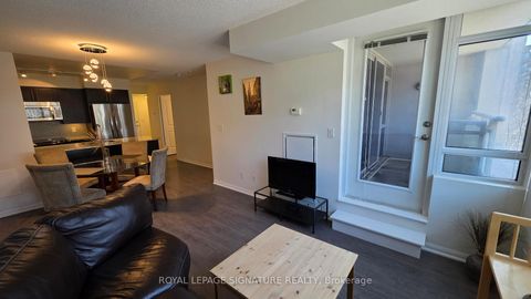 Photo 15 at 522 - 35 Bastion Street, Niagara, Toronto
