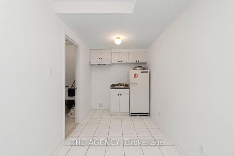 Photo 35 at 402 Kingston Road, Danforth, Toronto