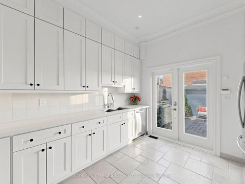 Photo 14 at 328 Wellesley Street E, South St. James Town, Toronto