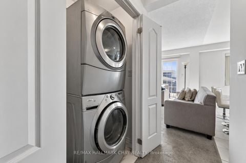 Photo 9 at 39 Kodiak Terrace, Rural Barrie Southwest, Barrie