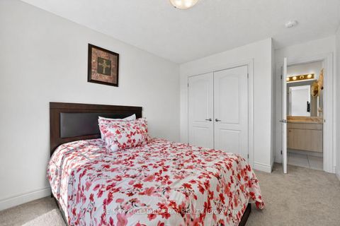 Photo 11 at 39 Kodiak Terrace, Rural Barrie Southwest, Barrie