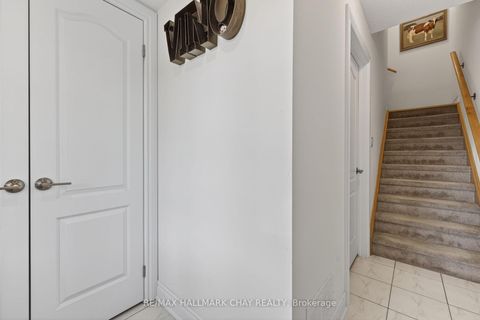 Photo 16 at 39 Kodiak Terrace, Rural Barrie Southwest, Barrie