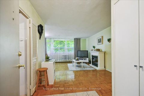 Photo 3 at 203 - 100 Coe Hill Drive, Swansea, Toronto