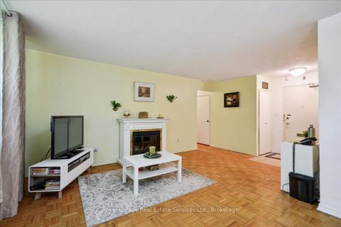 Photo 8 at 203 - 100 Coe Hill Drive, Swansea, Toronto