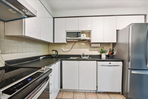Photo 9 at 203 - 100 Coe Hill Drive, Swansea, Toronto