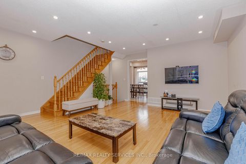 Photo 6 at 47 Curran Hall Crescent, Morningside, Toronto
