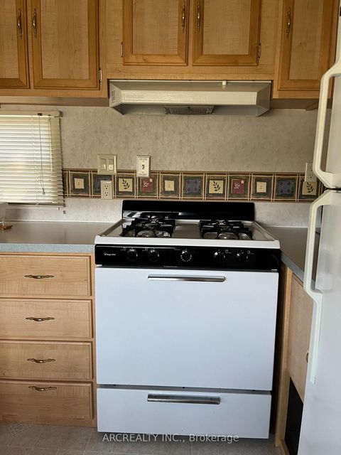 Photo 11 at 147 Horseshoe Circle, Pefferlaw, Georgina