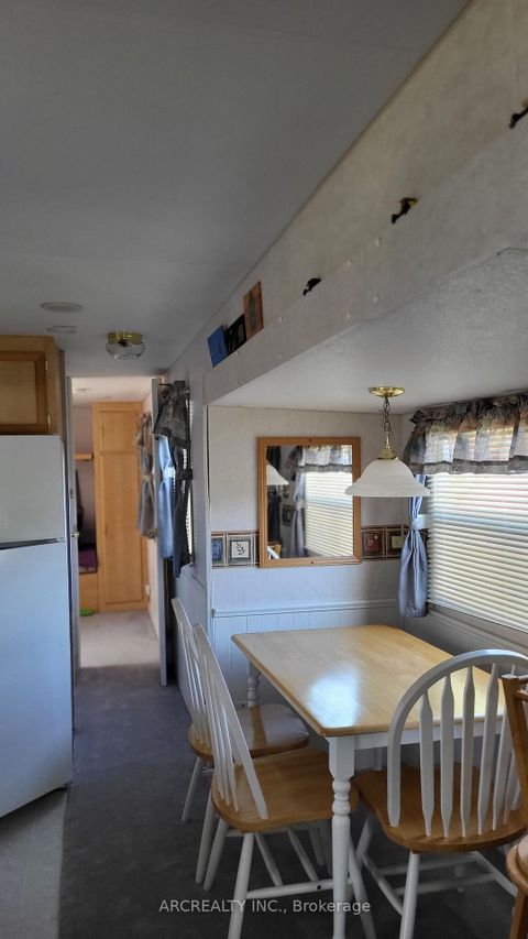 Photo 13 at 147 Horseshoe Circle, Pefferlaw, Georgina