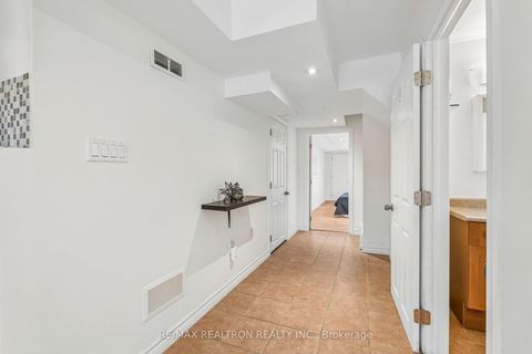 Photo 30 at 14 - 578 Tapestry Lane, Wyndham, Newmarket