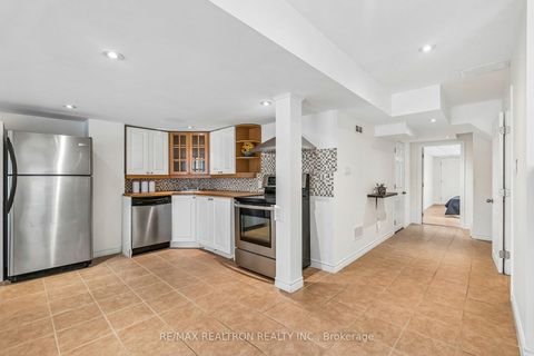 Photo 35 at 14 - 578 Tapestry Lane, Wyndham, Newmarket