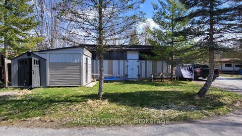 Photo 1 at 42 Horseshoe Circle, Pefferlaw, Georgina