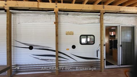 Photo 2 at 42 Horseshoe Circle, Pefferlaw, Georgina