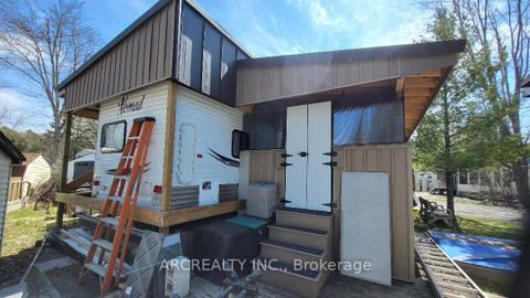 Photo 3 at 42 Horseshoe Circle, Pefferlaw, Georgina