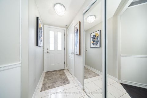 Photo 3 at 25 - 117 Omni Drive, Bendale, Toronto