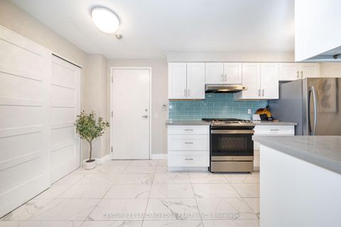 Photo 12 at 25 - 117 Omni Drive, Bendale, Toronto