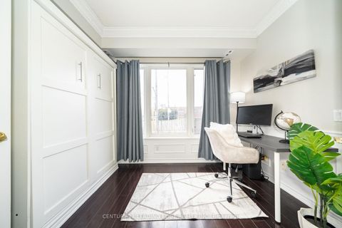 Photo 15 at 25 - 117 Omni Drive, Bendale, Toronto