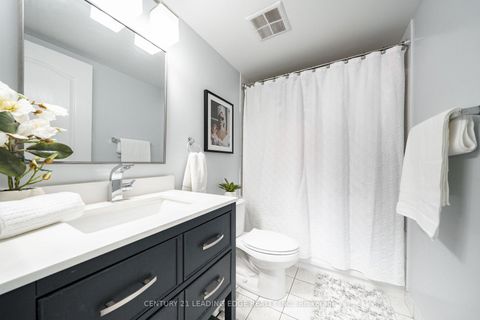 Photo 21 at 25 - 117 Omni Drive, Bendale, Toronto