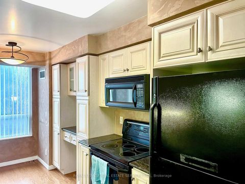 Photo 7 at 203 - 29 Northern Heights Drive, Langstaff, Richmond Hill