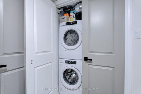 Photo 10 at 2566 William Jackson Drive, Duffin Heights, Pickering