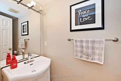 Photo 16 at 73 Bloomgate Crescent, Oak Ridges, Richmond Hill